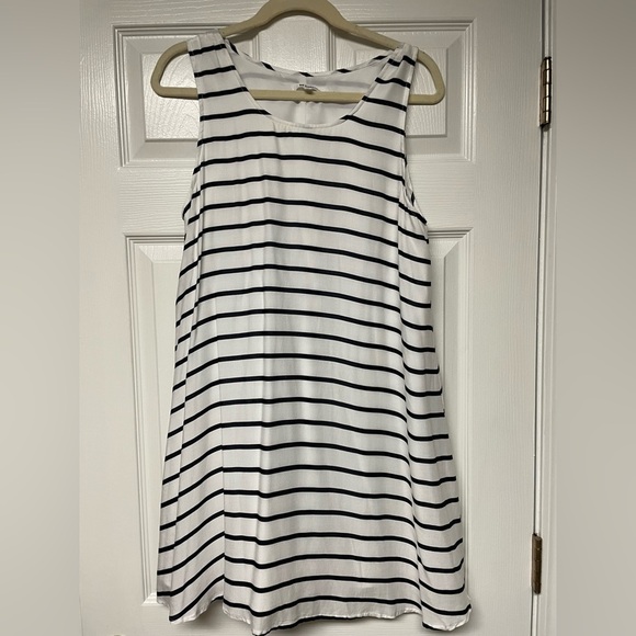 BB Dakota Shaye Navy white/navy Striped Sheath Dress Size M flirty, feminine, - Picture 2 of 7